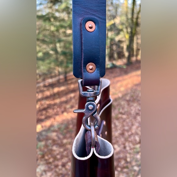 [SOLD] Artisan Made Original Little Raincloud Leather Goods Small Shoulder Bag. - Picture 12 of 14